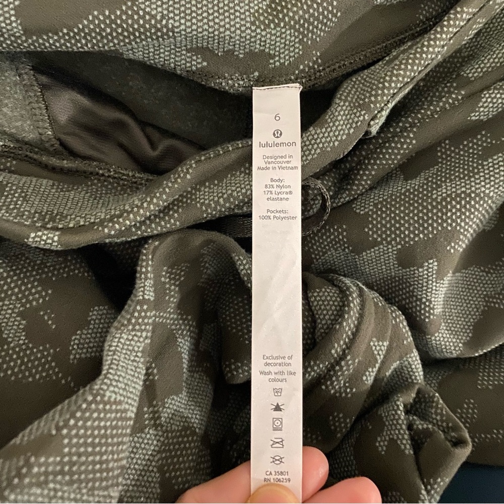 Lululemon Ready to Rulu Jogger 29"
Heritage Camo Dark Olive Green Twill - Picture 6 of 11